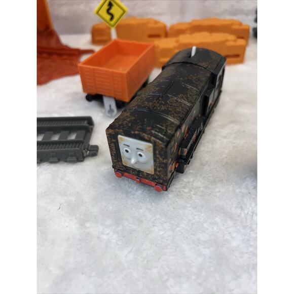 Thomas & Friends Trackmaster Tunnel Blast Track Set w Diesel Motorized Train - Picture 4 of 11